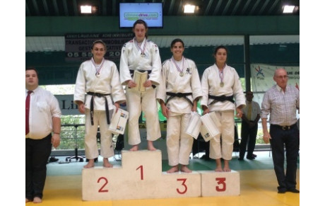 Le BSC JUDO en 1ère division seniors avec Cécile VALVERDE