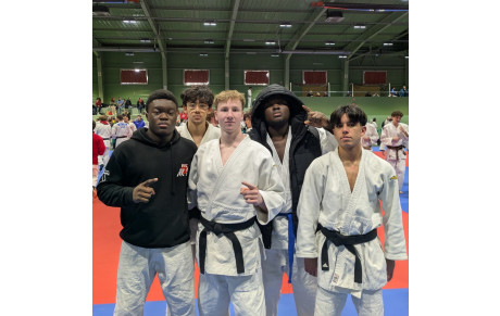 Ariel NDE en route pour les championnats de France Junuiors 1ère division à Villebon sur Yvette